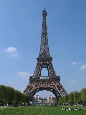 Eiffel Tower Picture on Eiffel Tower  Paris  France